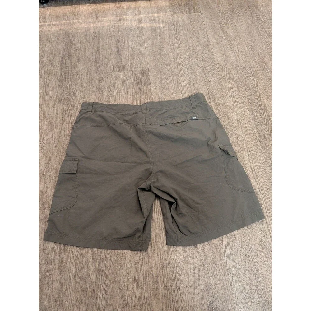 The North Face Mens 38 Green Cargo Trail Shorts Hiking